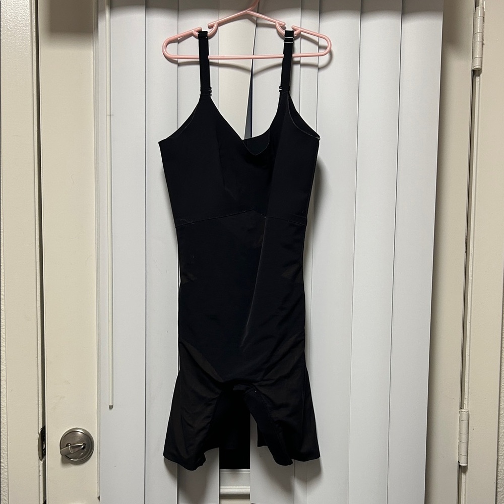 Honey love mid thigh body suit size small